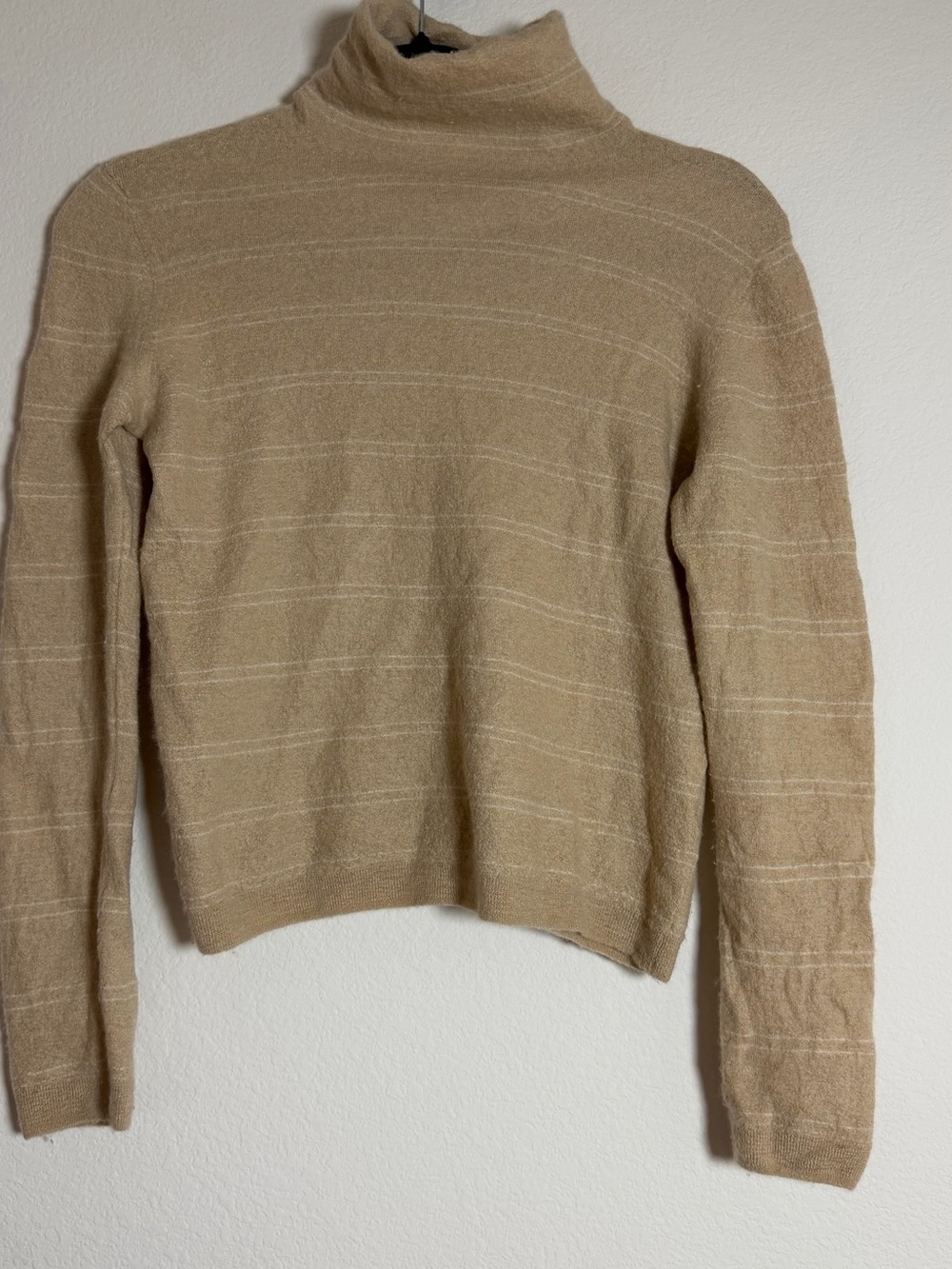 Vince 100 % cashmere Camel Beige Striped Turtleneck Sweater